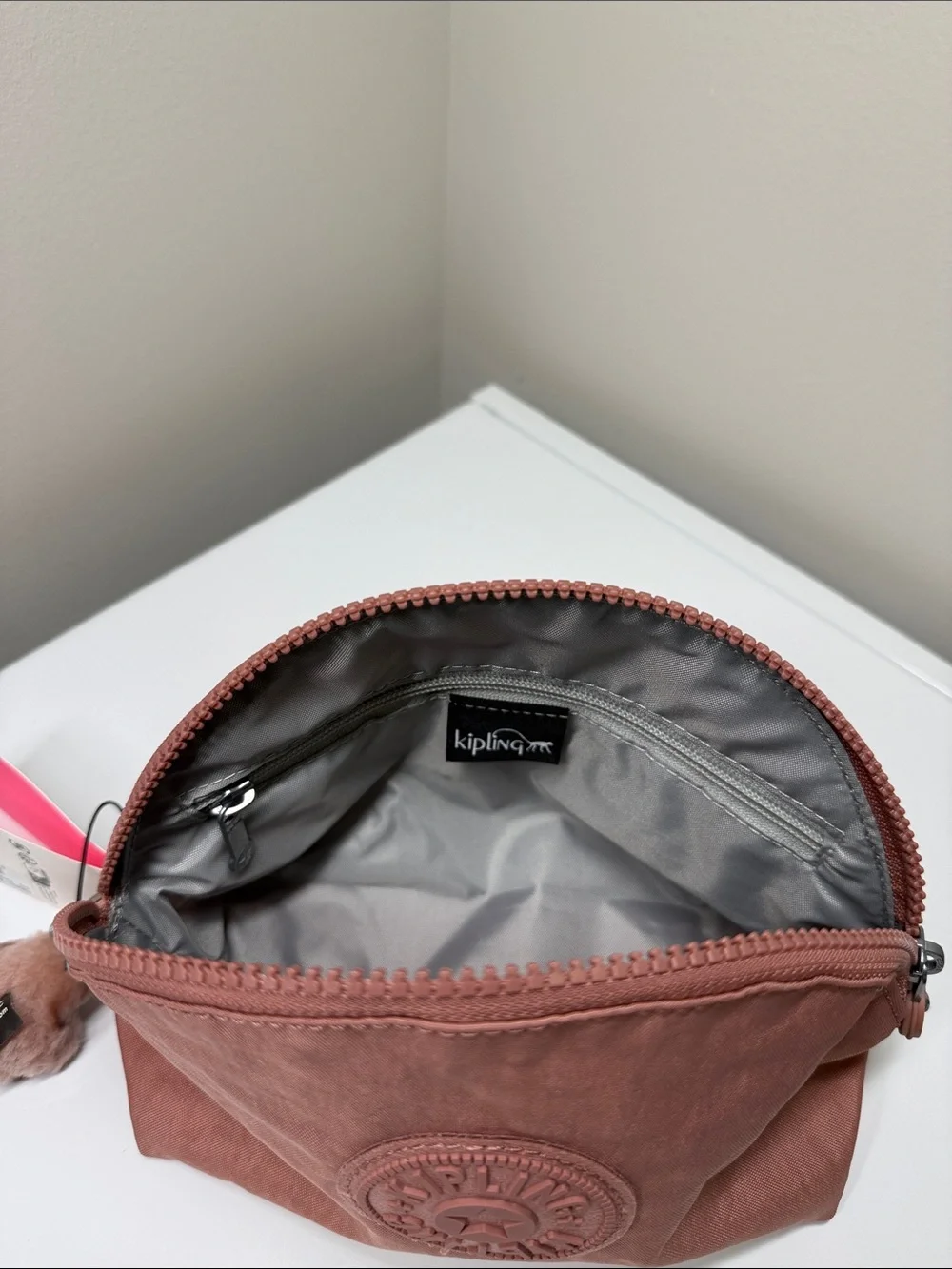 🎀 Kipling dome pouch with monkey charm